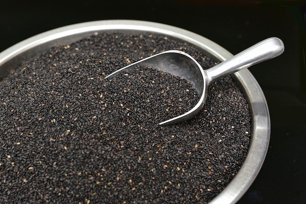Schwarzer Sesam – Rezepte für Würziges und Süßes